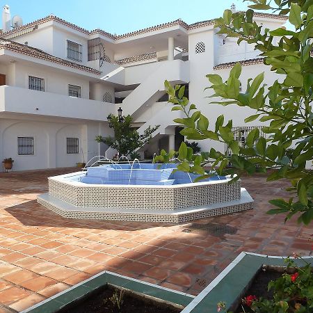 Apartamentos Pueblo Quinta Беналмадена Екстериор снимка